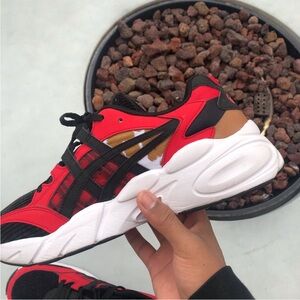 New ASICS GEL-BND (Size 10)